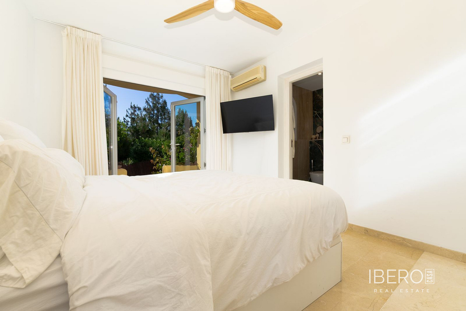 Prodej domu 178 m² s pozemkem 54 m² — photo 2