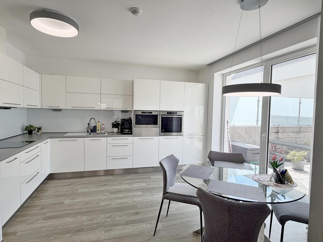 Pronájem bytu 2+kk 74 m² – fotografie 4