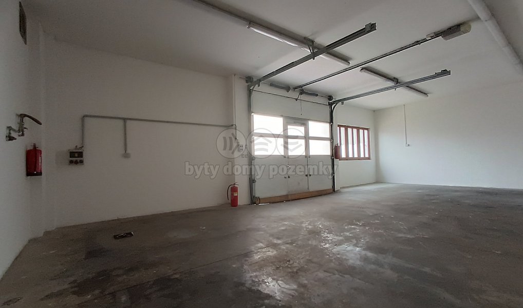 Pronájem garáže, 44 m2, Třeboň, ul. Nádražní, Třeboň – náhled fotky 2