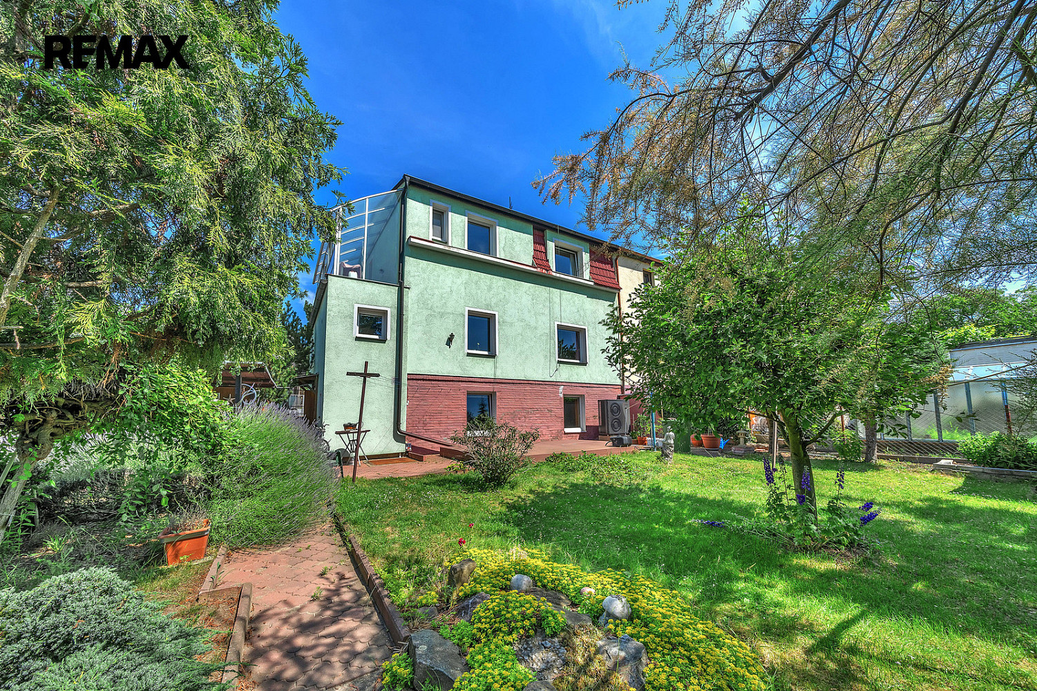 Prodej domu 195 m² s pozemkem 561 m²