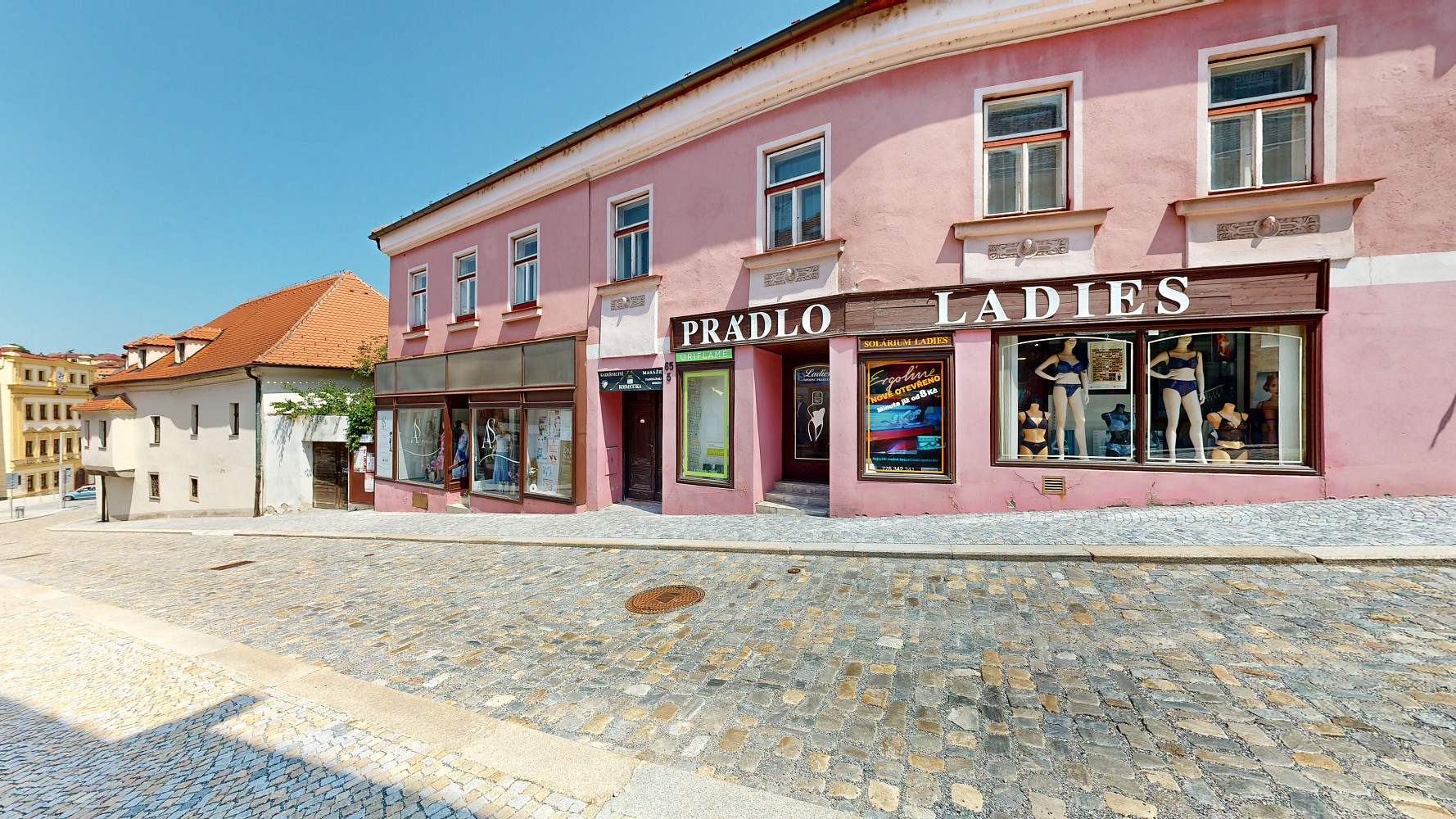 Prodej obchodních prostor 400 m²