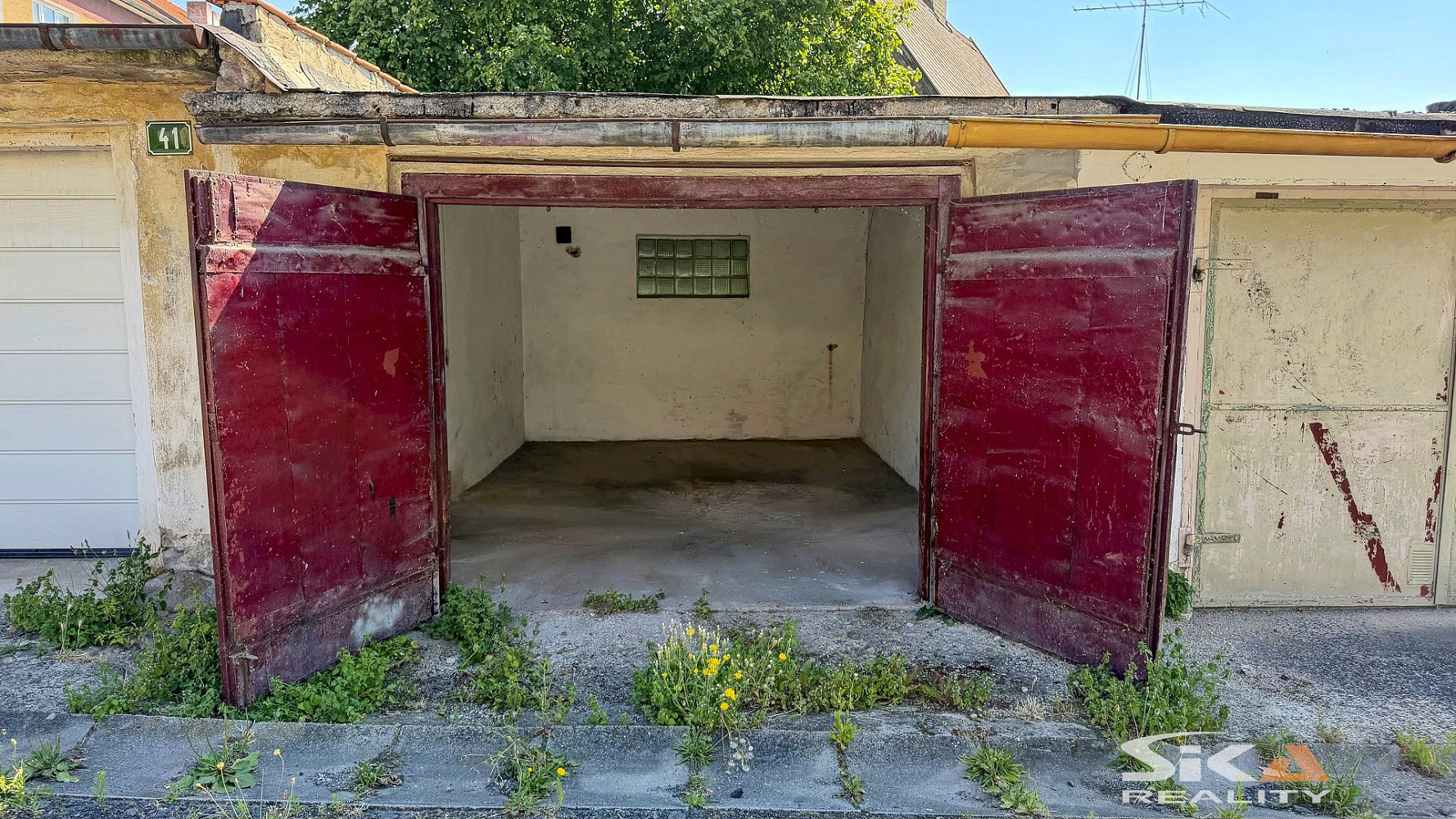 Prodej větší řadové garáže, 24 m2 — photo 2