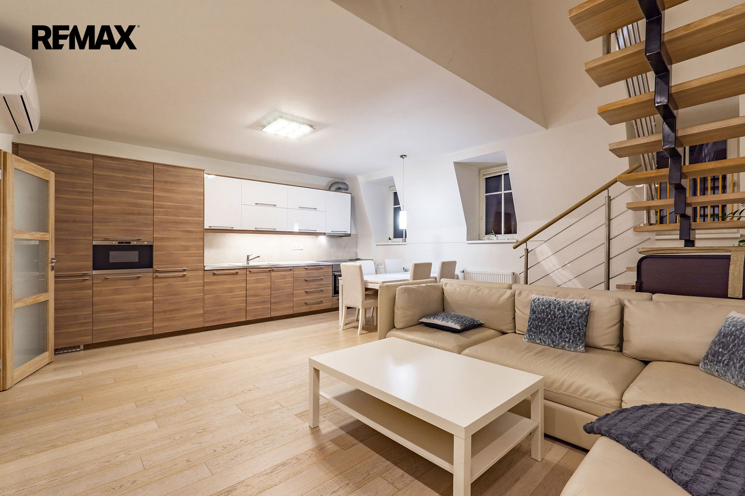 Pronájem bytu 4+kk 118 m²