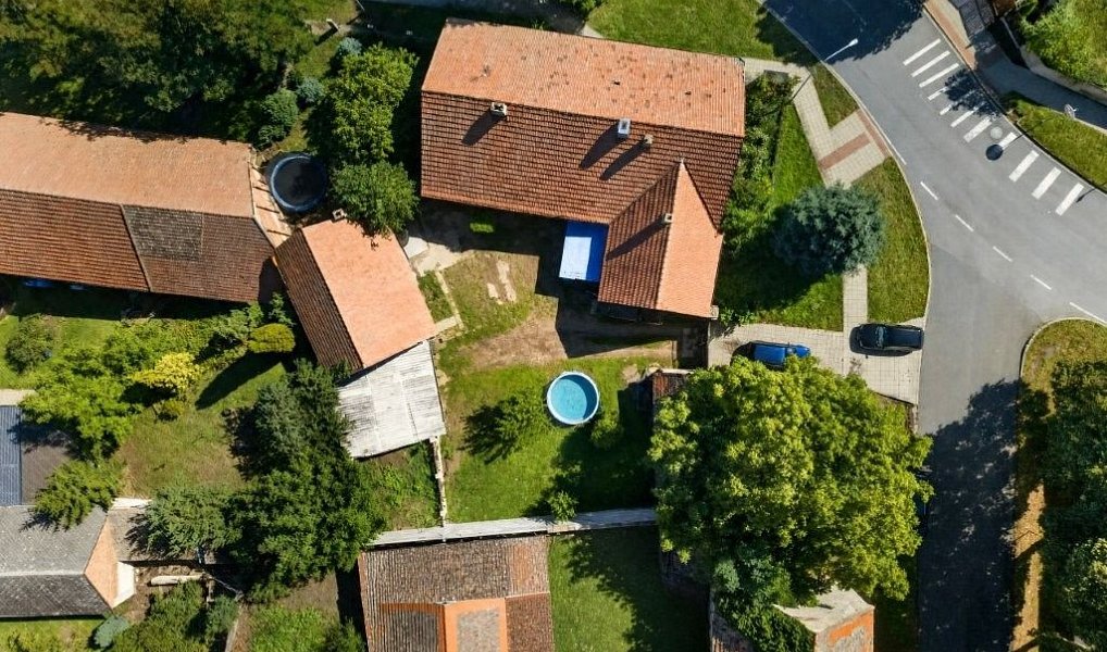 Prodej domu 247 m² s pozemkem 976 m², Bříza – náhled fotky 25