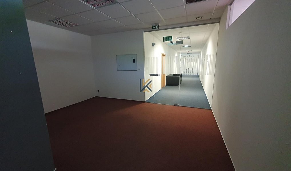Pronájem kanceláře 122 m², Praha – náhled fotky 2