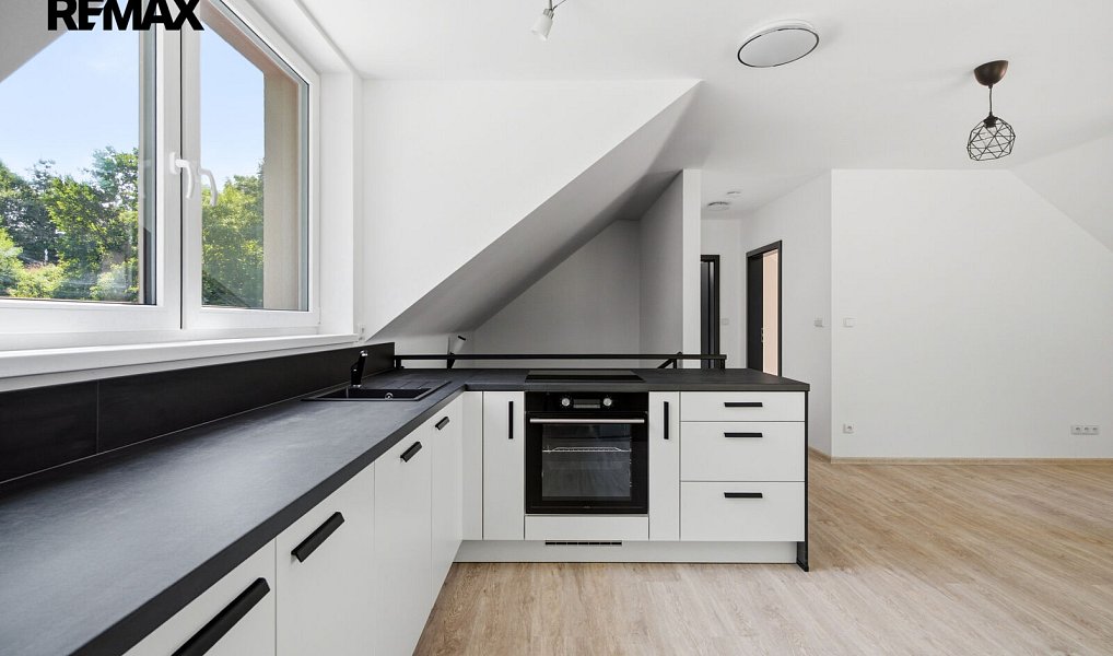 Prodej domu 152 m² s pozemkem 642 m², Dolní Dobrouč – náhled fotky 3