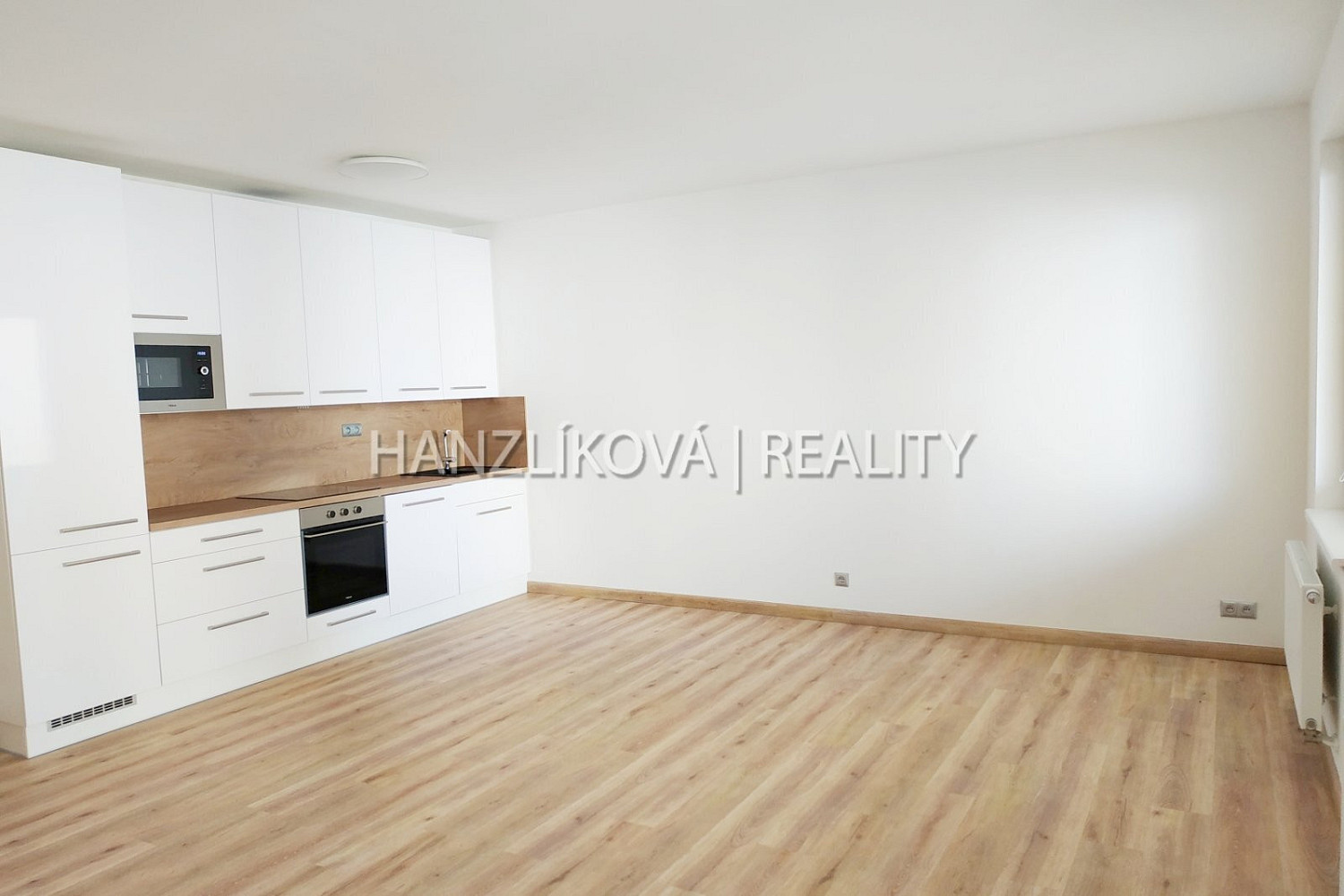 Pronájem bytu 1+kk 40 m² – fotografie 4
