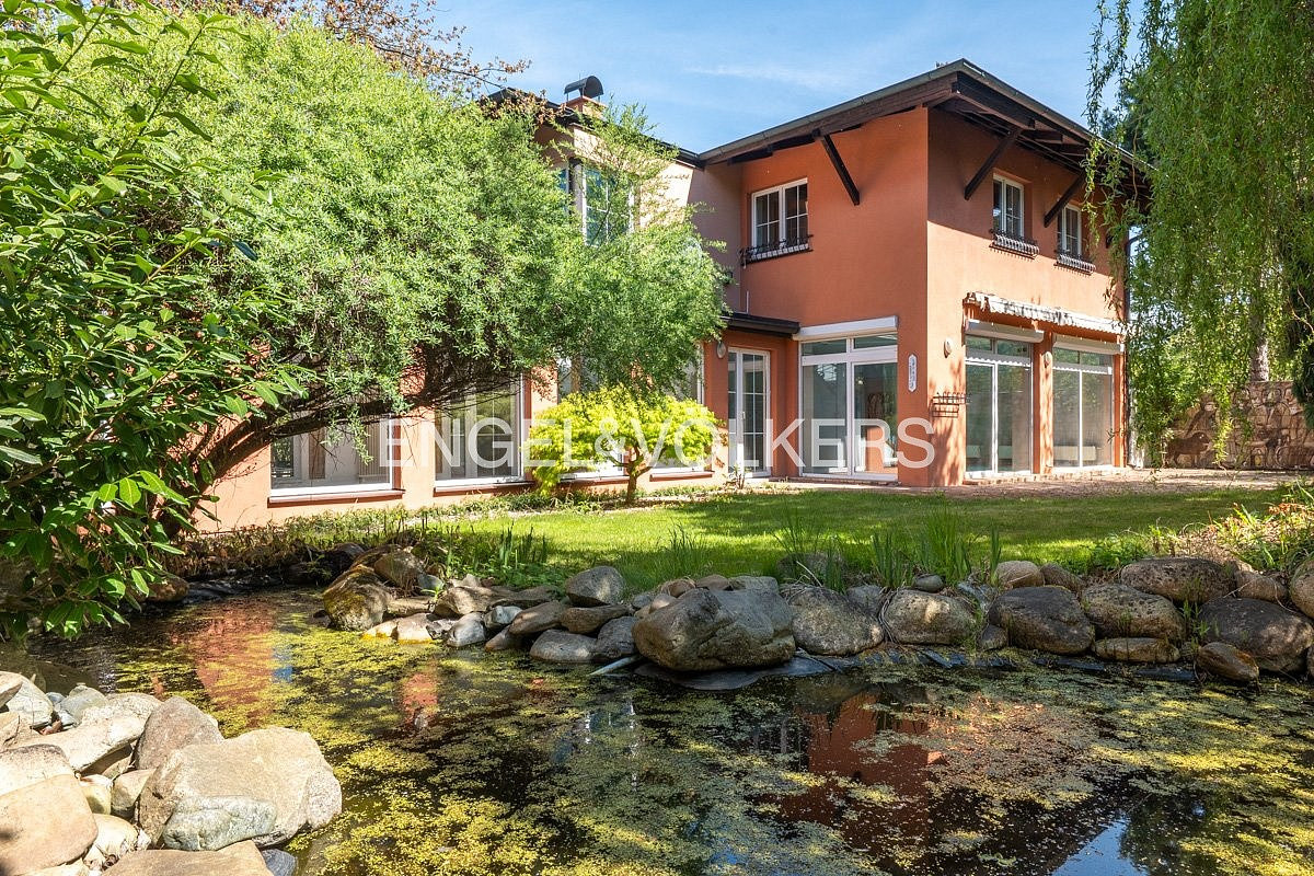 Prodej domu 463 m² s pozemkem 1 277 m²