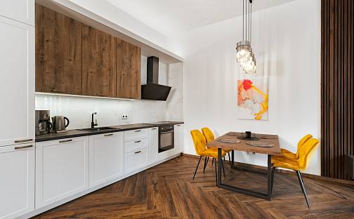 Prodej bytu 3+kk 83 m², Náměstí, Horní Planá, okres Český Krumlov