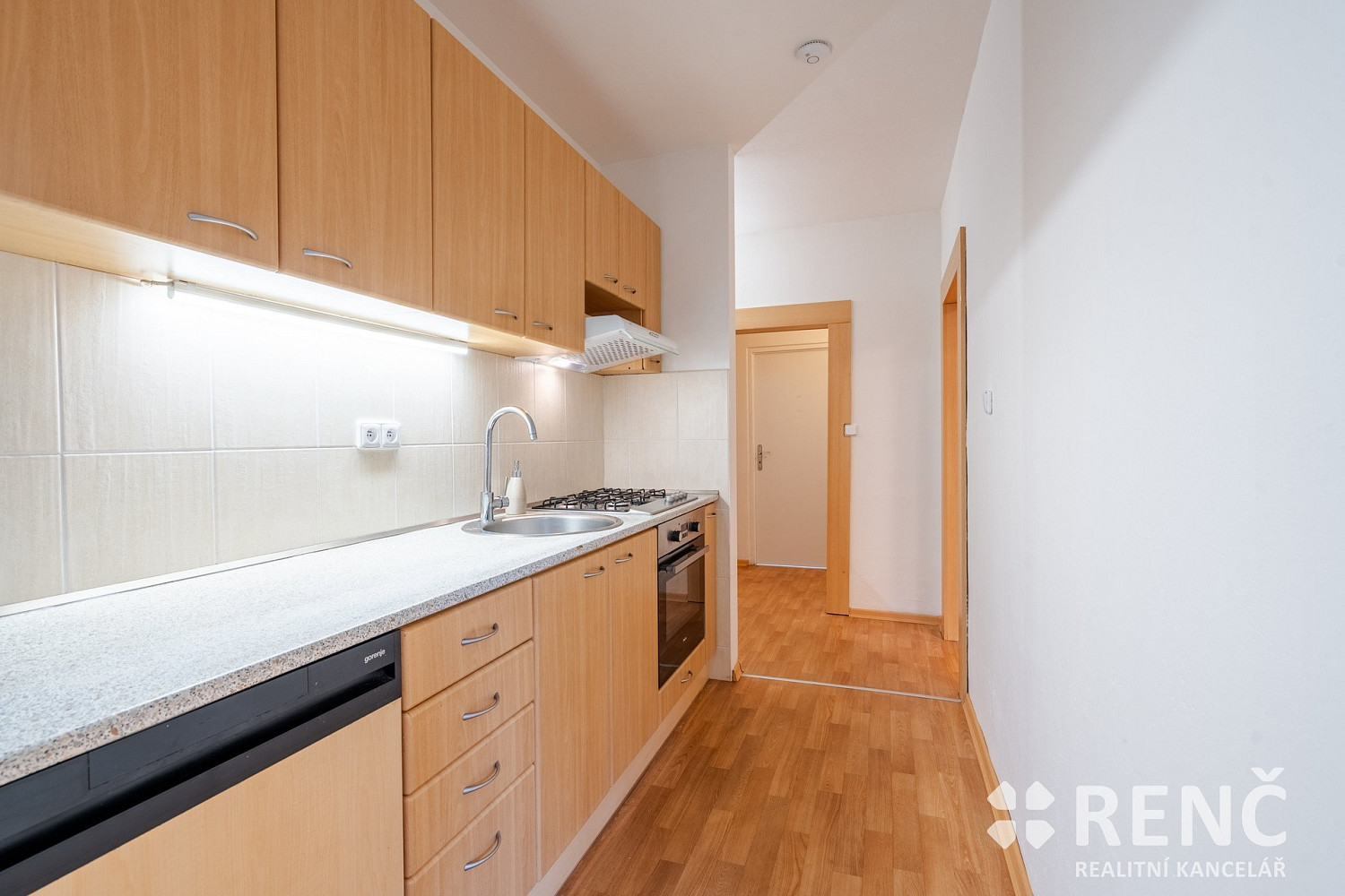 Pronájem prostorného bytu 3+1 s lodžií, 75,6 m², na ul. Běly Pažoutové v Brně Komíně