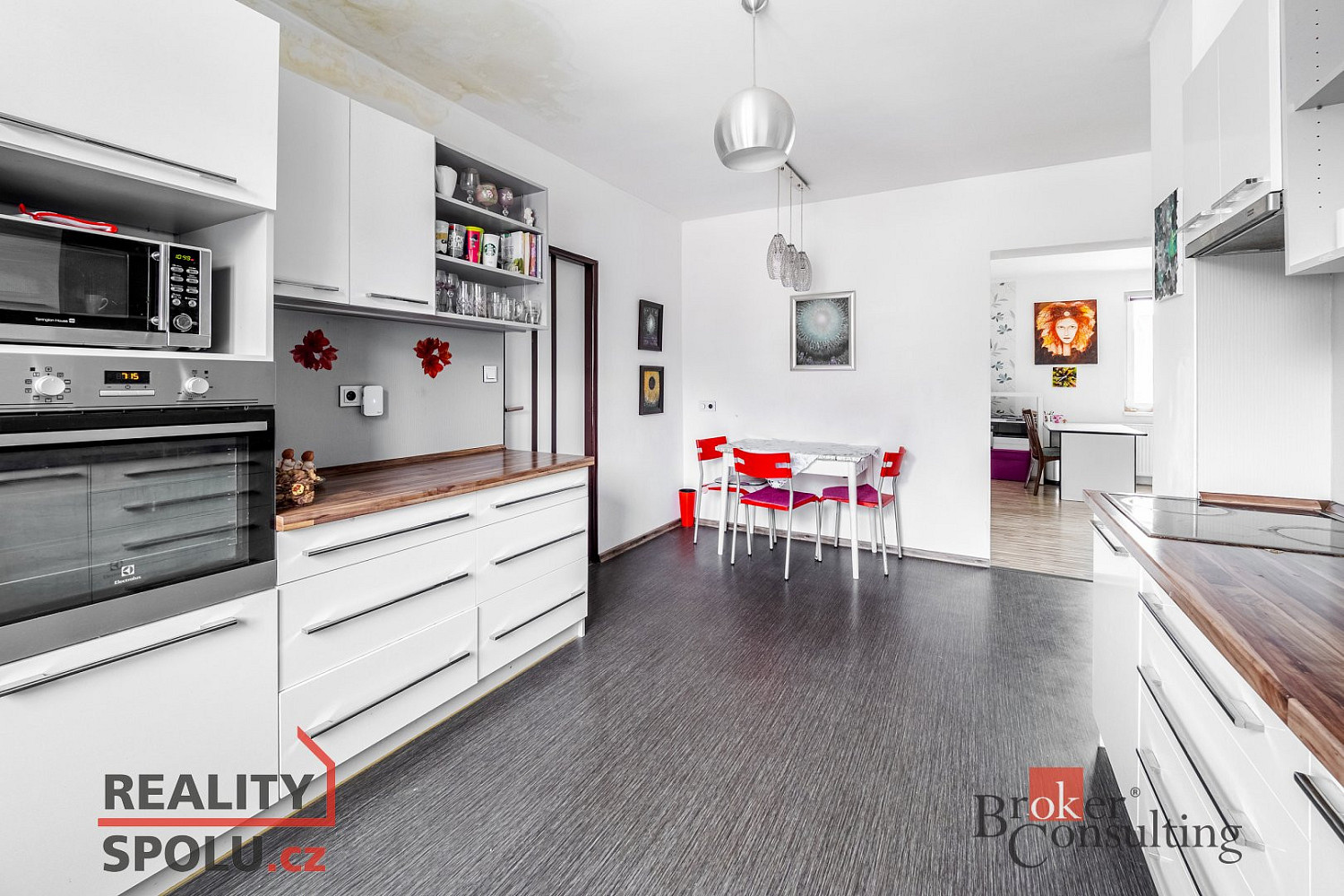 Prodej domu 214 m² s pozemkem 543 m² — photo 2