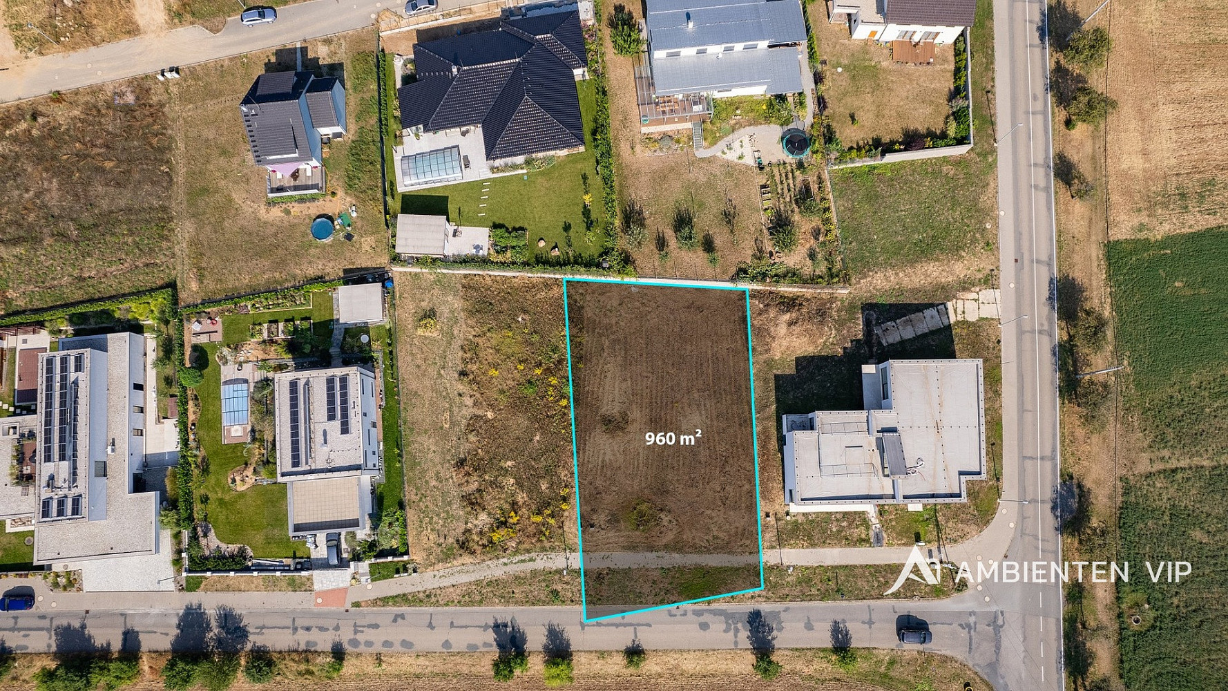 Prodej stavebního pozemku 960 m² – fotografie 2