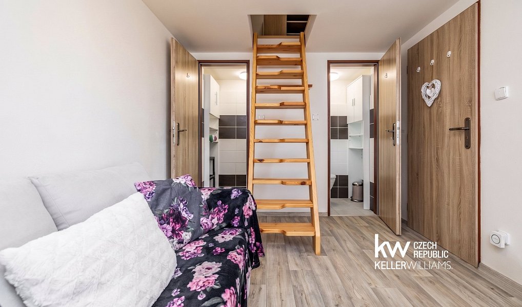 Prodej zahrady 640 m², Malé Žernoseky – náhled fotky 38