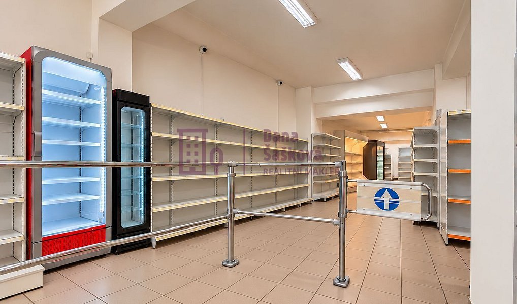 Pronájem obchodních prostor 520 m², Studená – náhled fotky 2