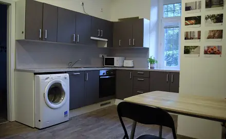 Pronájem pokoje 25 m², Gočárova třída, Hradec Králové