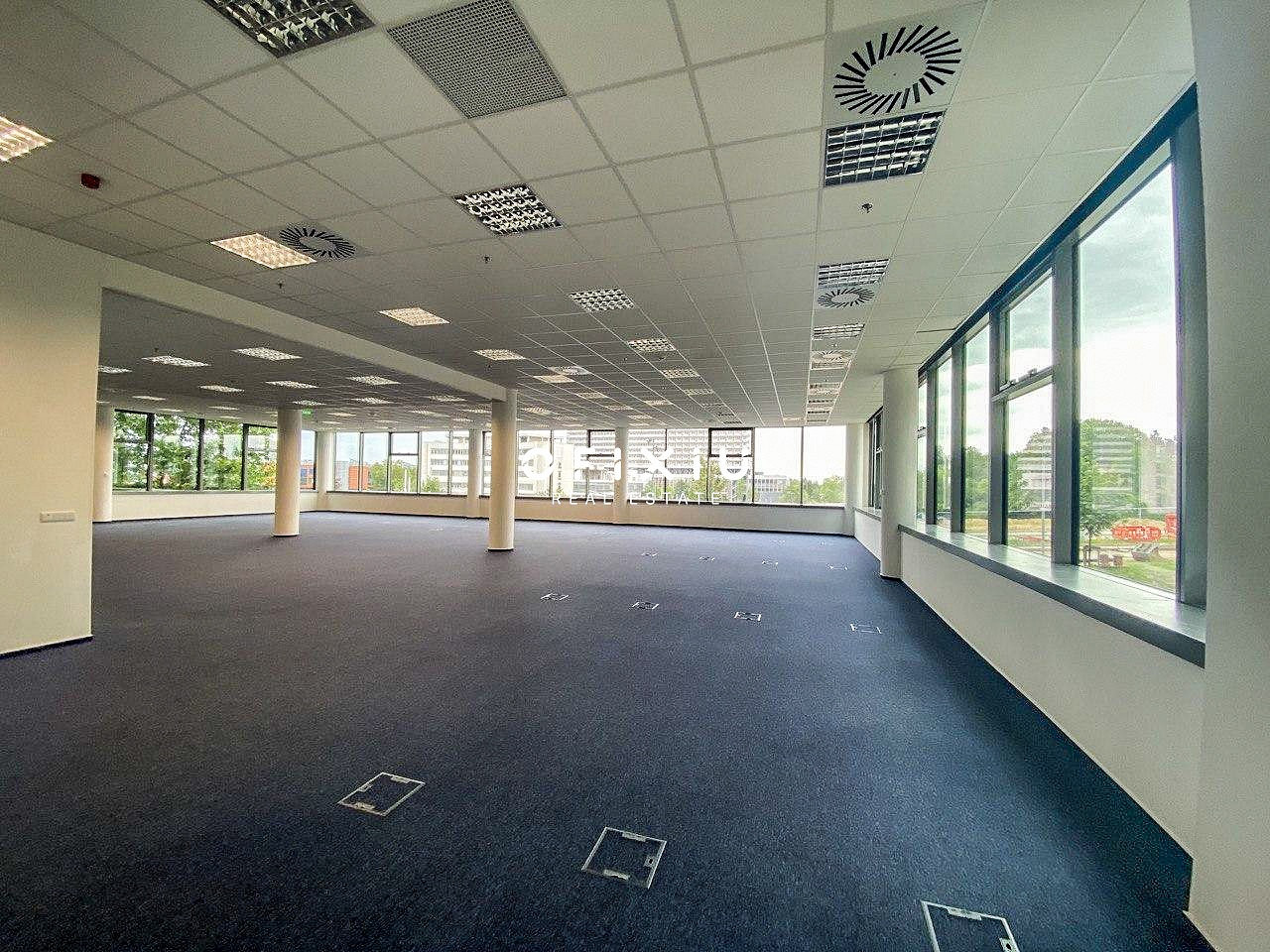Pronájem kanceláře 187 m² – fotografie 4
