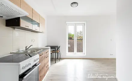 Pronájem bytu 1+kk 23 m², Škvorec - Třebohostice, okres Praha-východ