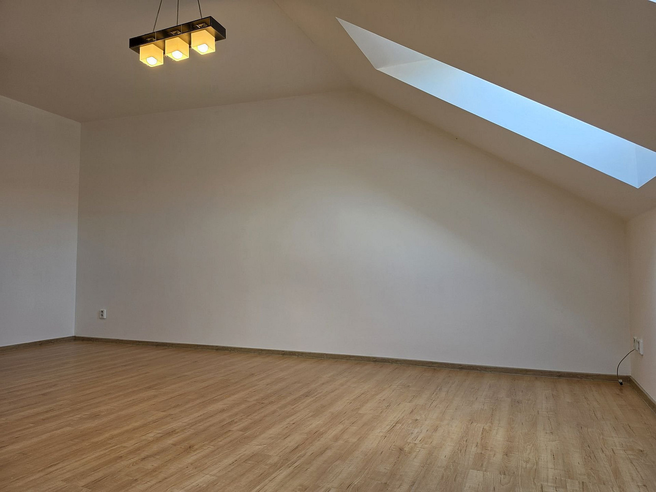 Pronájem bytu 2+kk 61 m² – fotografie 4