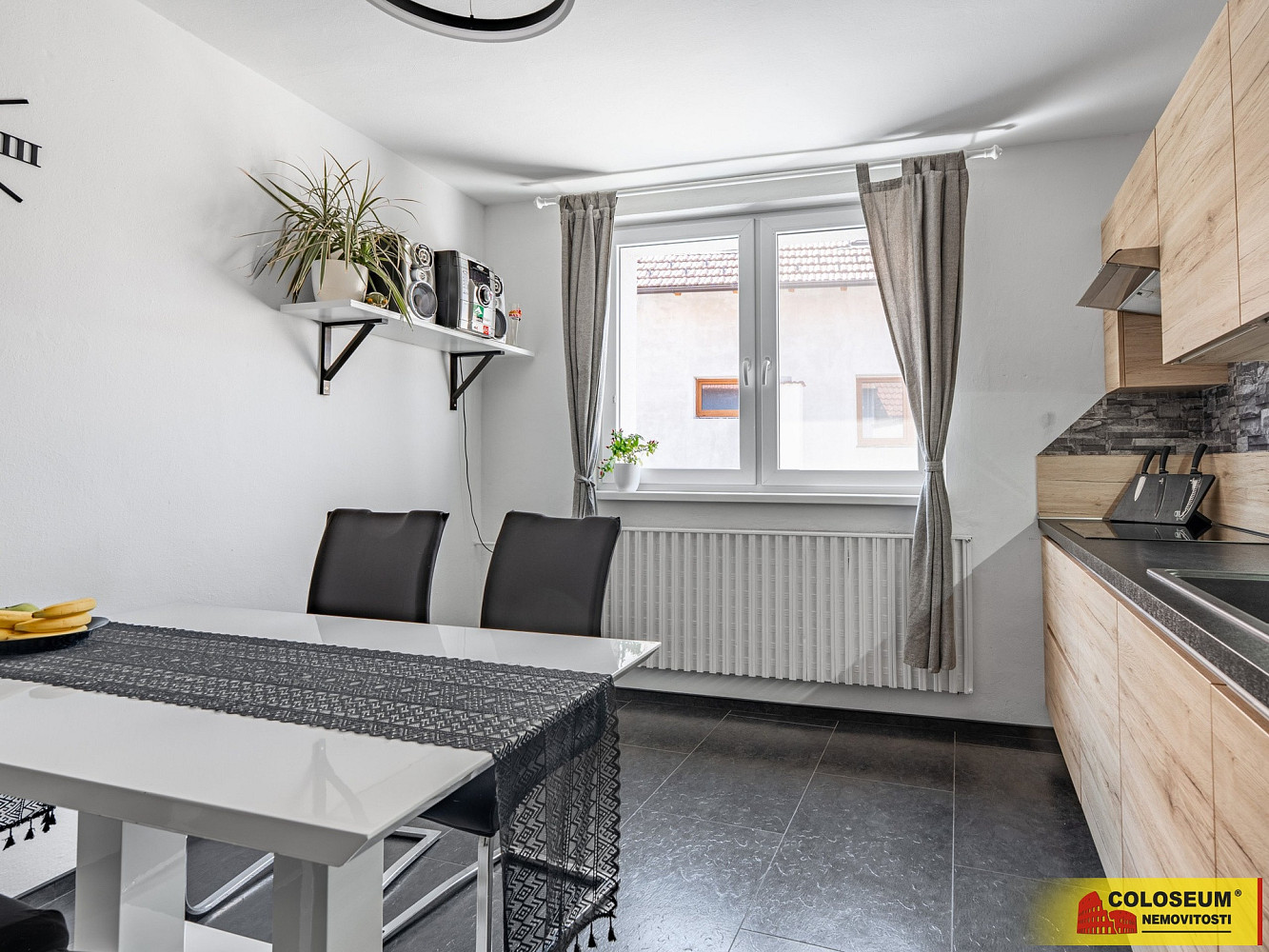 Prodej domu 280 m² s pozemkem 294 m² – fotografie 3