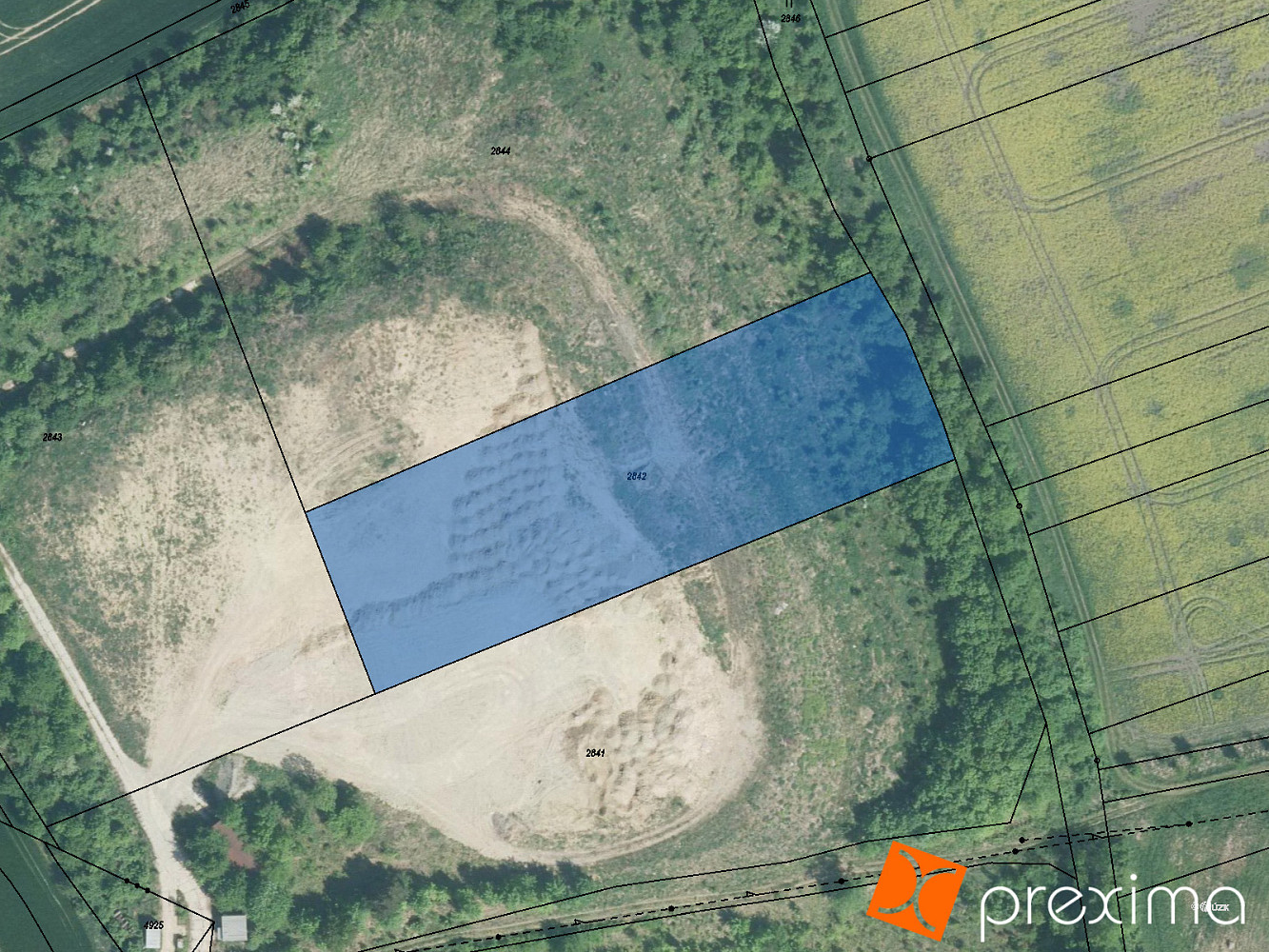 Prodej komerčního pozemku 1 500 m²