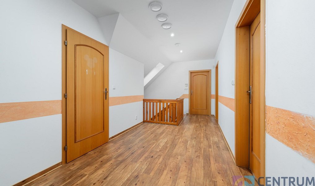 Prodej domu 190 m² s pozemkem 1 915 m², Rádlo – náhled fotky 9