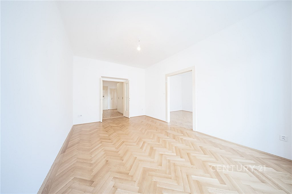 Pronájem bytu 2+1 86 m² — photo 4