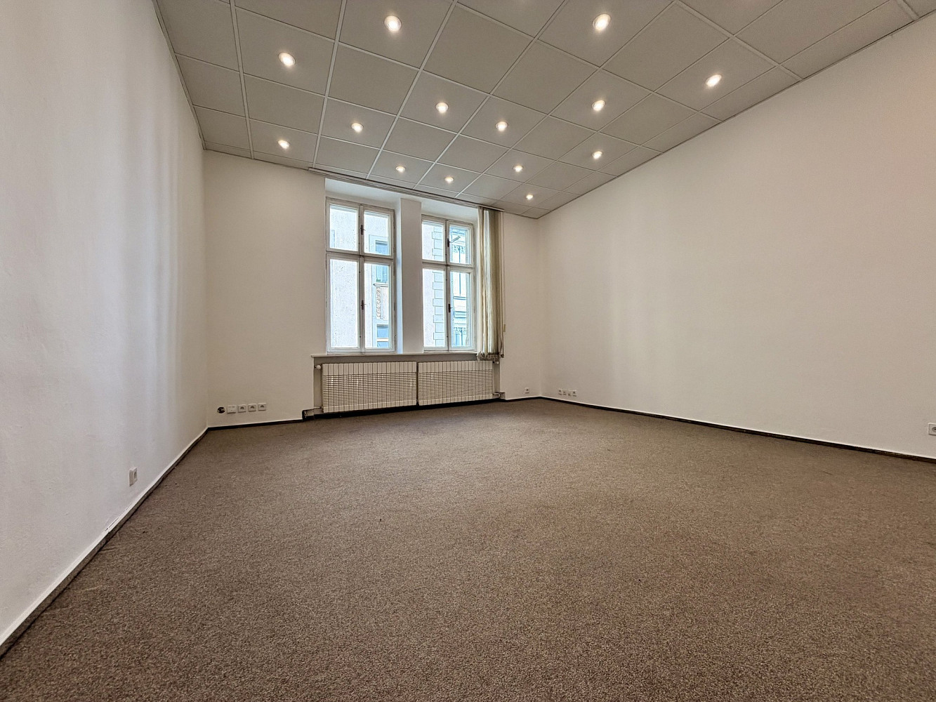Pronájem kanceláře 112 m²