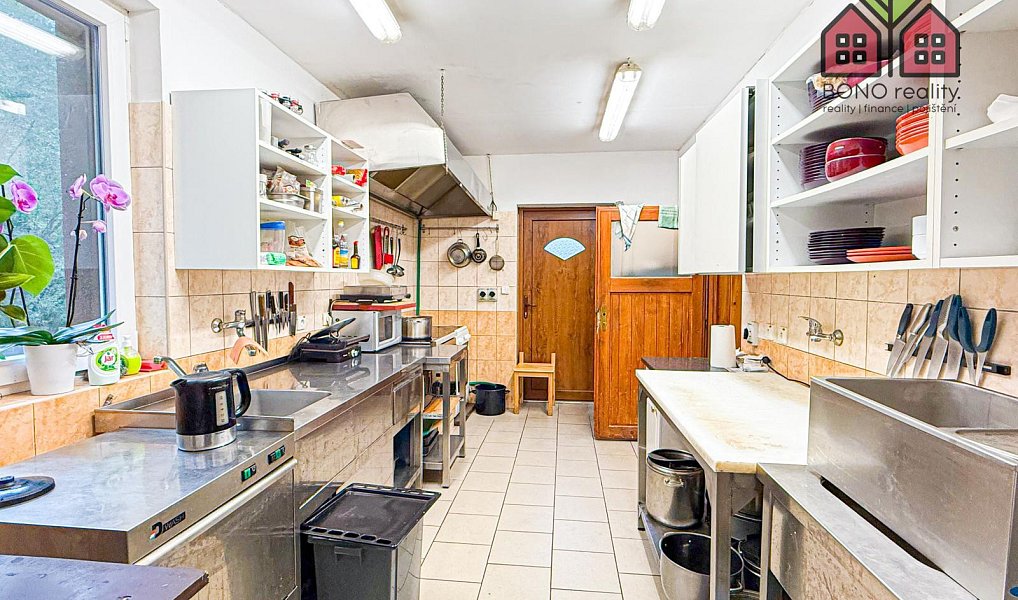 Prodej restaurace 216 m², Český Jiřetín – náhled fotky 2