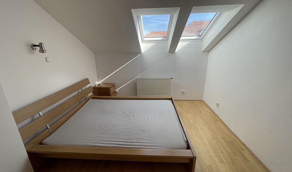 Prodej bytu 3+1 93 m², Praha – náhled fotky 4