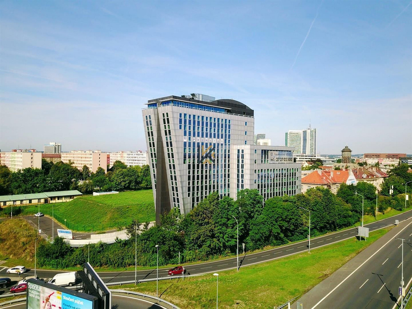 Pronájem kanceláře 268 m²