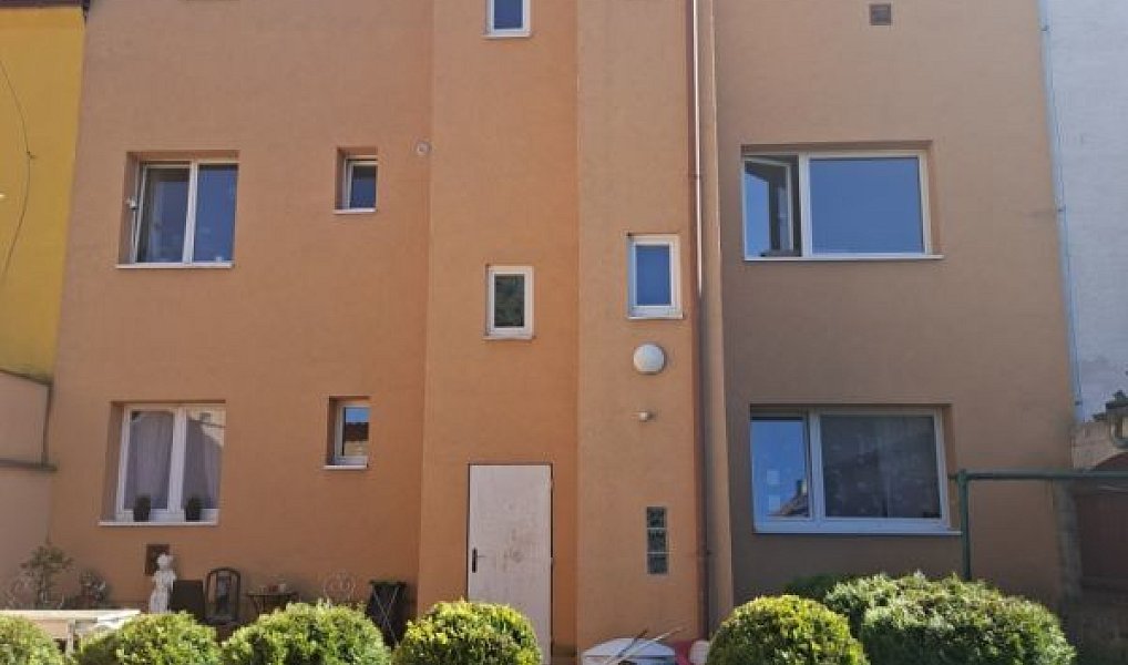 Prodej bytu 1+1 40 m², Novosedlice – fotka 1 z 11
