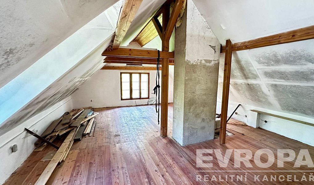 Prodej domu 350 m² s pozemkem 5 913 m², Dubá – náhled fotky 15