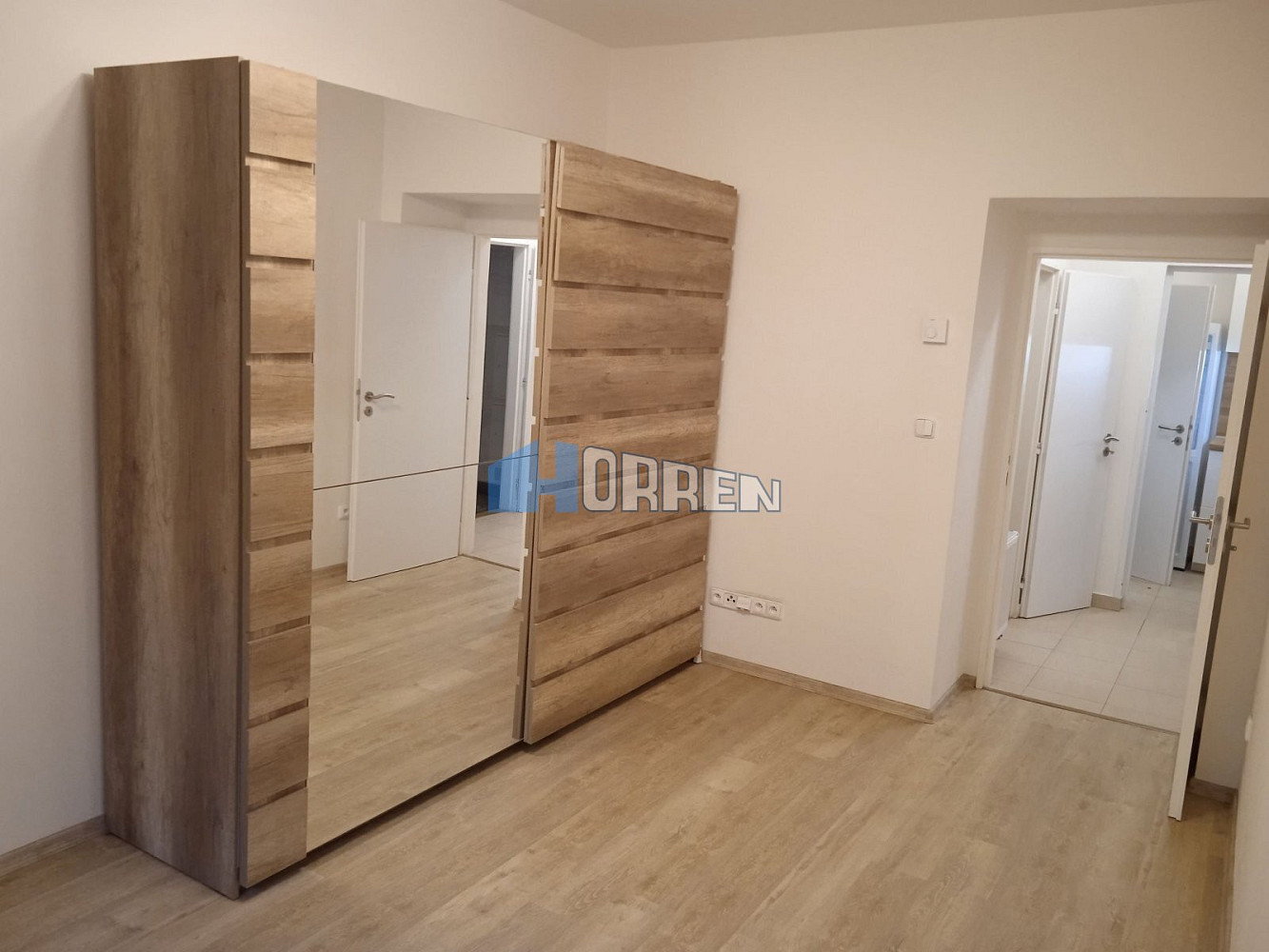 Pronájem bytu 1+kk 27 m² — photo 2