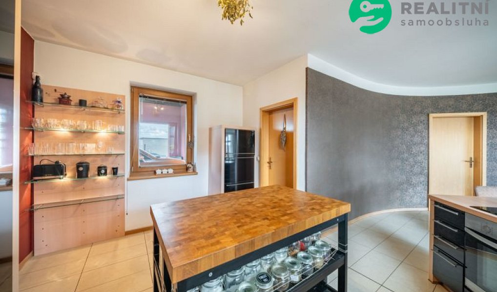 Prodej domu 257 m² s pozemkem 1 726 m², Tasovice – náhled fotky 9