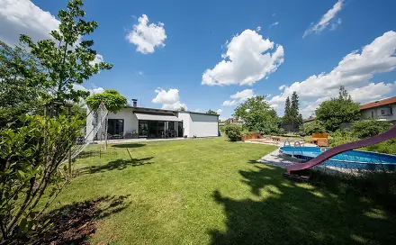 Prodej domu 105 m² s pozemkem 542 m², Chmelická, Praha 9 - Újezd nad Lesy