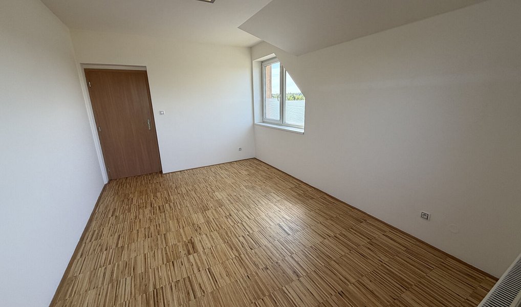 Prodej bytu 3+kk 74 m², Šestajovice – náhled fotky 14