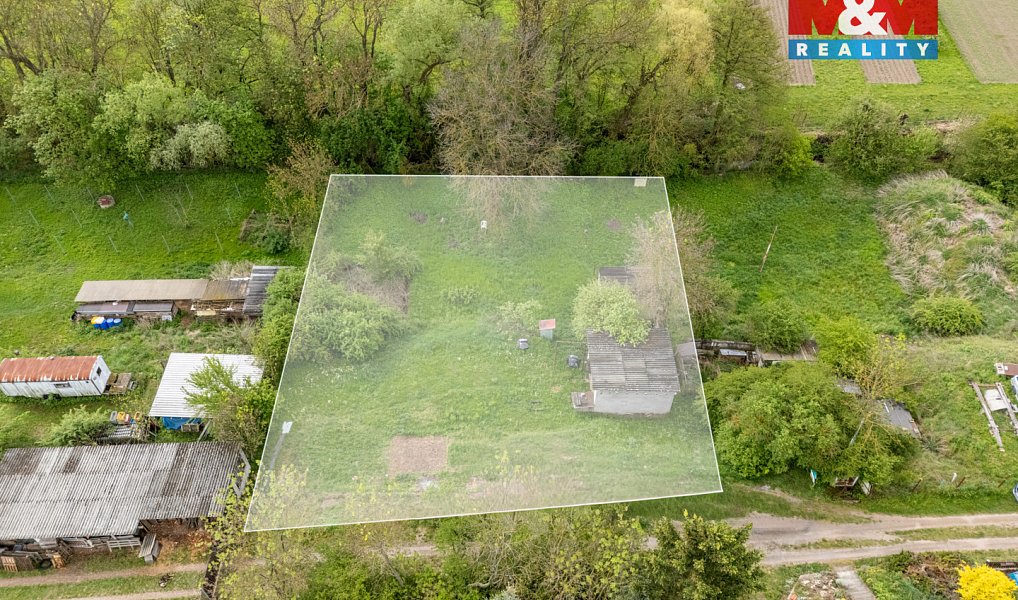 Prodej stavebního pozemku 1 442 m², Slaný – náhled fotky 2