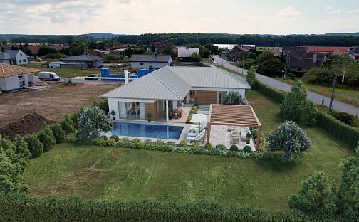 Prodej domu 240 m² s pozemkem 1 300 m², Sukorady