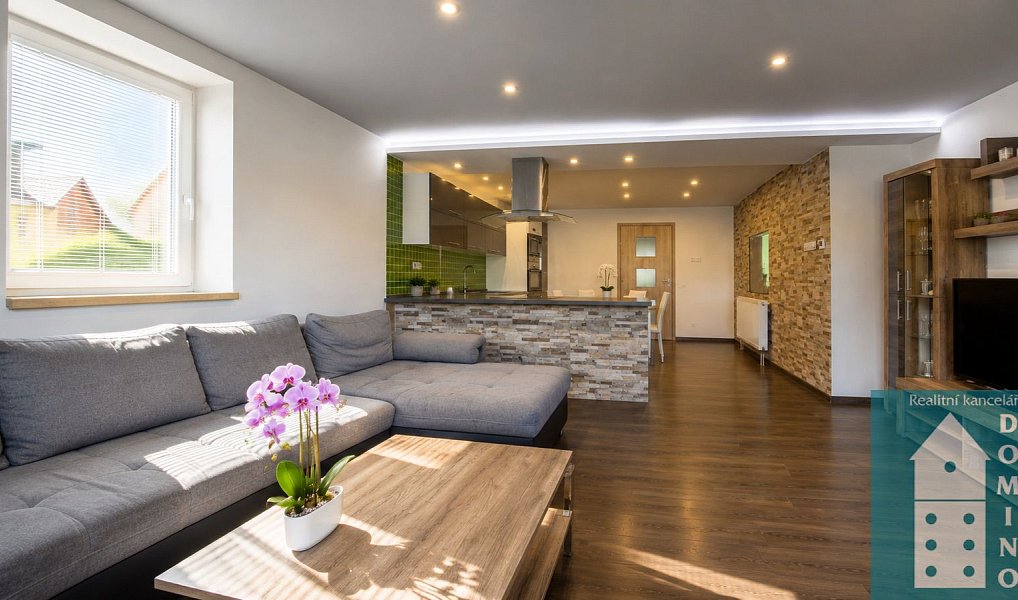 Prodej domu 241 m² s pozemkem 341 m², Halenkovice – náhled fotky 12