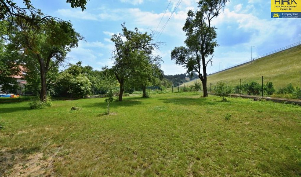 Prodej domu 300 m² s pozemkem 3 106 m², Mostkovice – náhled fotky 9