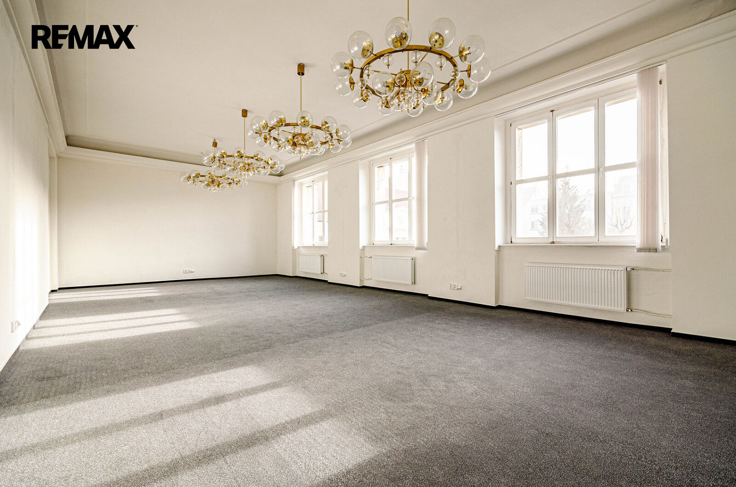 Pronájem kanceláře 65 m² – fotografie 2