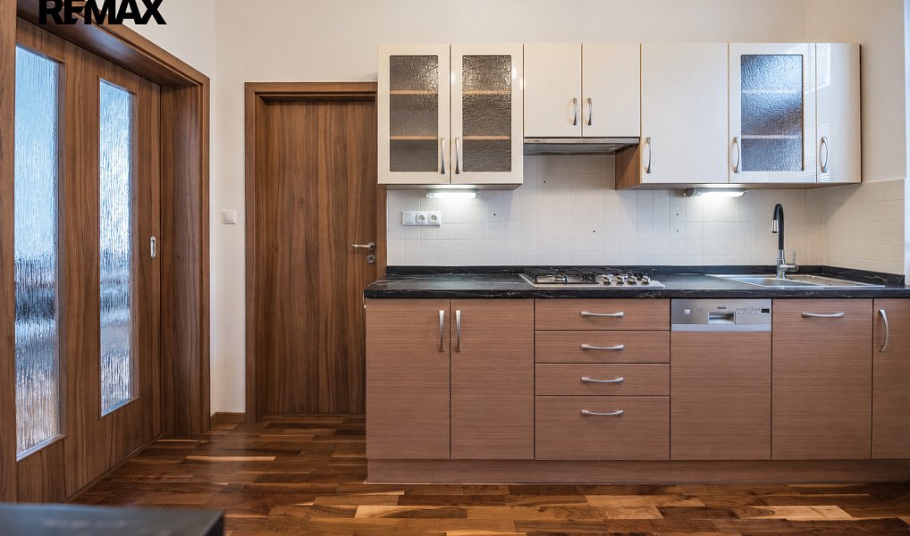 Prodej bytu 3+1 82 m², Karlovy Vary – náhled fotky 11
