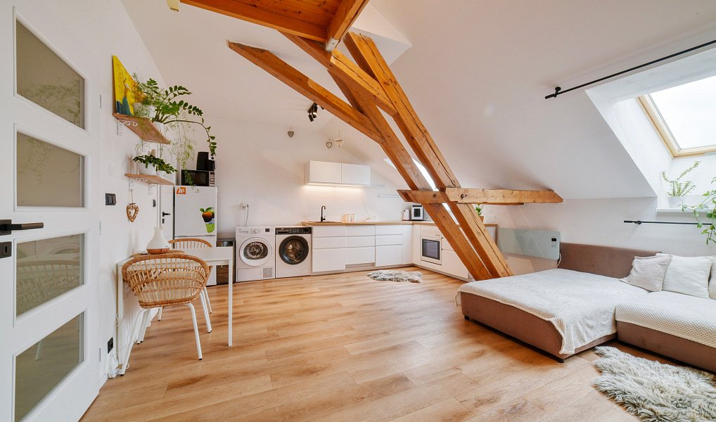 Pronájem bytu 1+1 39 m², Cheb – náhled fotky 2