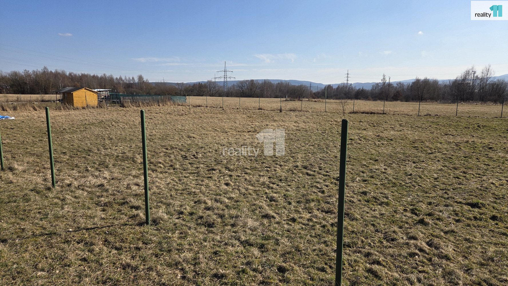 Prodej komerčního pozemku 1 637 m²