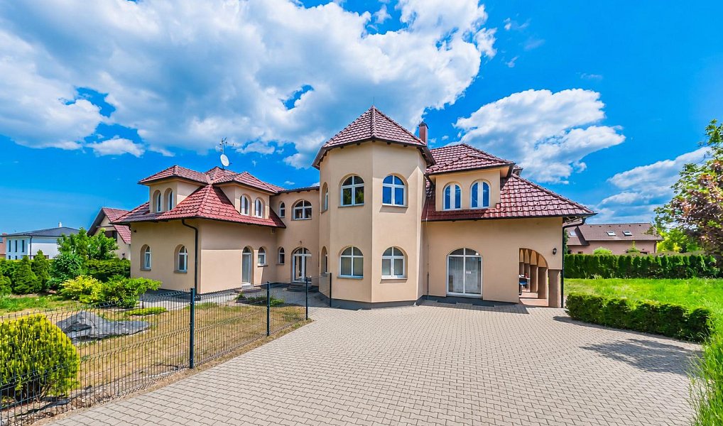 Prodej bytu 4+1 129 m², Buštěhrad – fotka 1 z 24