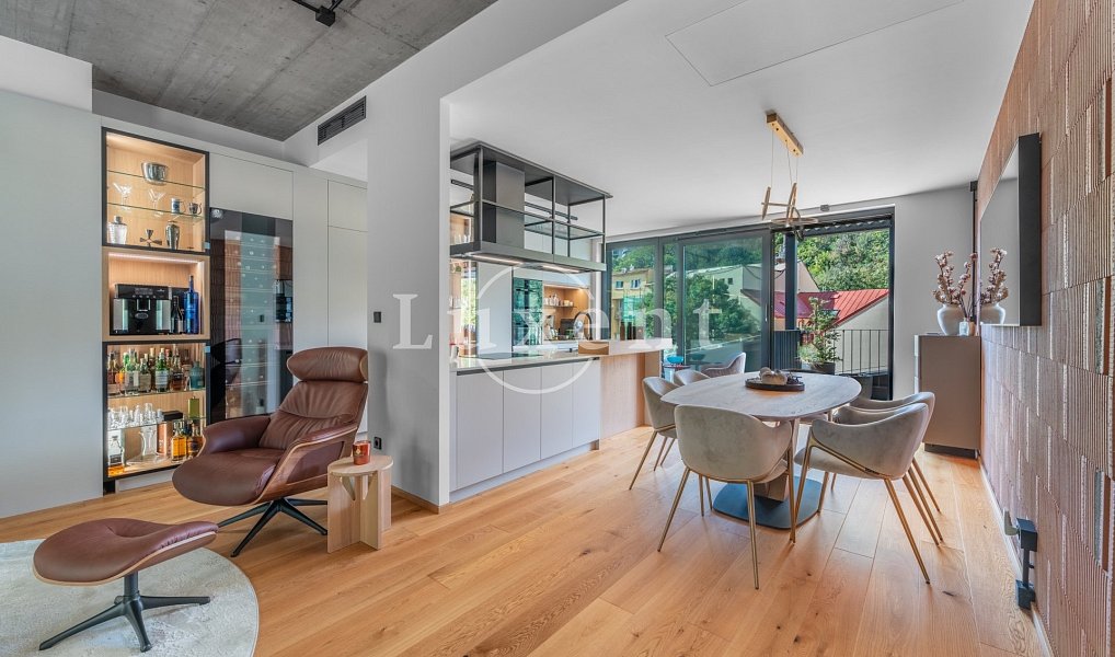 Prodej bytu 4+kk 191 m², Praha – náhled fotky 4
