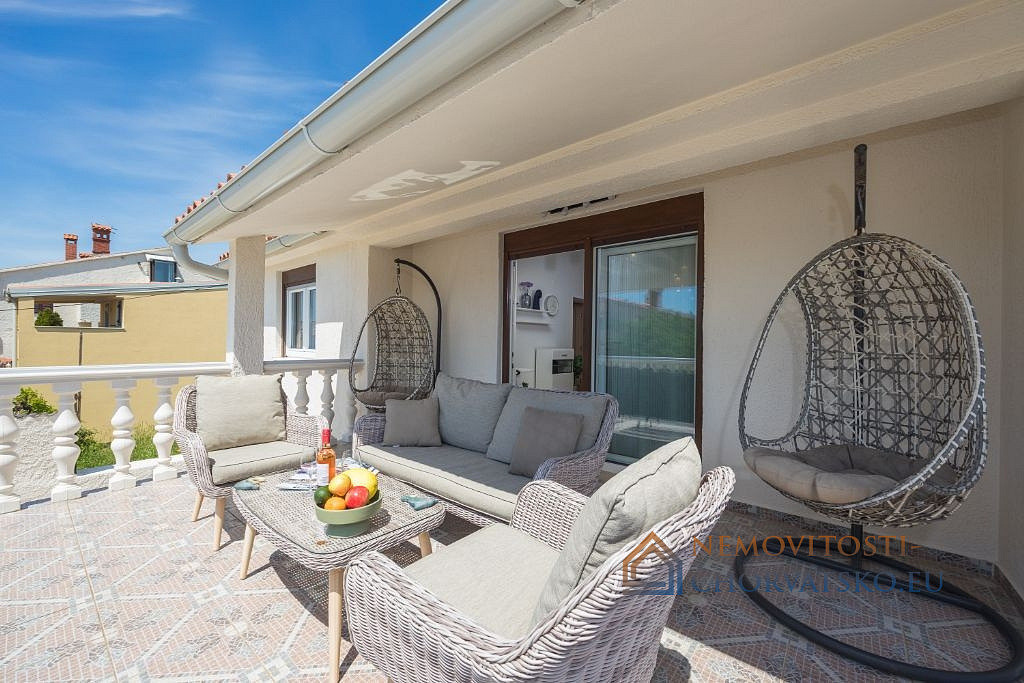 Prodej domu 180 m² s pozemkem 599 m² – pohled 4