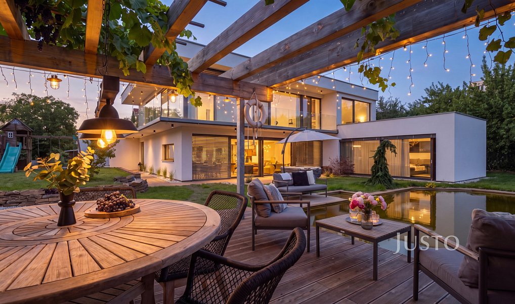Prodej domu 349 m² s pozemkem 1 385 m², Ohrobec – náhled fotky 2