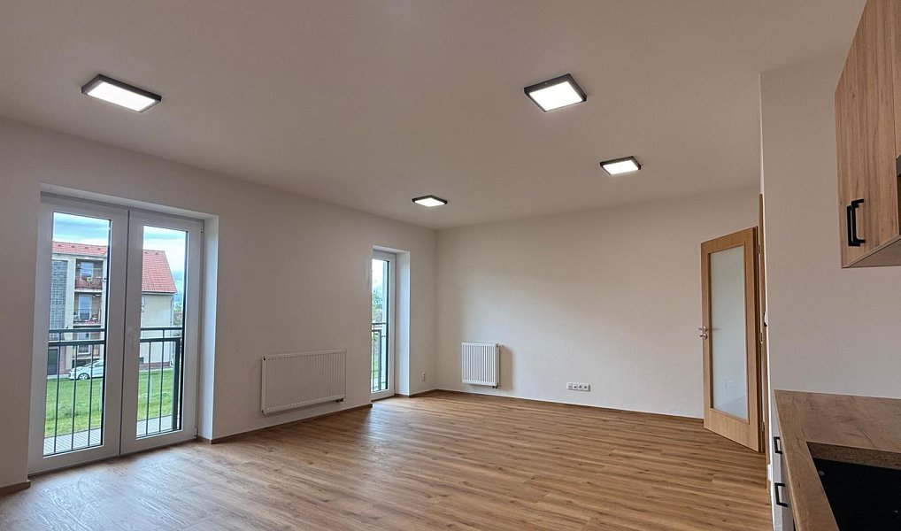 Pronájem bytu 1+kk 39 m², Úherce – náhled fotky 3