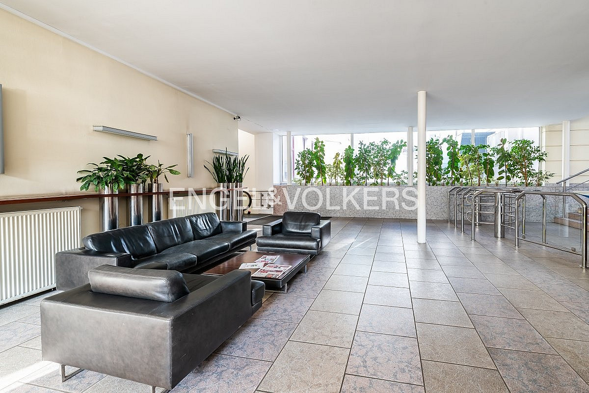 Pronájem kanceláře 321 m² – fotografie 3